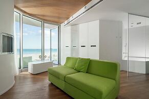 i-Suite Hotel