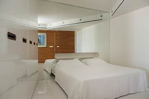 i-Suite Hotel