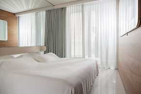 i-Suite Hotel