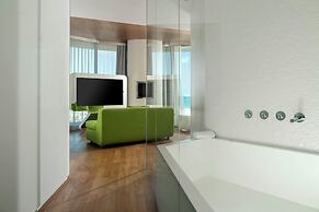 i-Suite Hotel