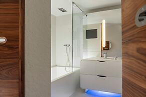 i-Suite Hotel