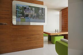 i-Suite Hotel