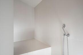 i-Suite Hotel
