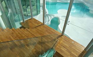 i-Suite Hotel