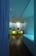 i-Suite Hotel