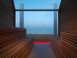 i-Suite Hotel