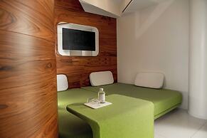 i-Suite Hotel