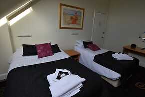 Bailey Ground Hotel