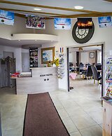 Brit Hotel Confort Azur Cholet Nord