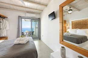 Blue Waves Suites & Apartments To Kyma
