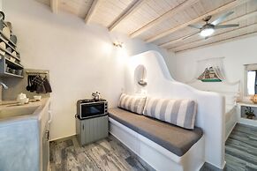 Blue Waves Suites & Apartments To Kyma