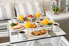 Blue Waves Suites & Apartments To Kyma