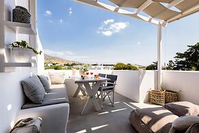 Blue Waves Suites & Apartments To Kyma