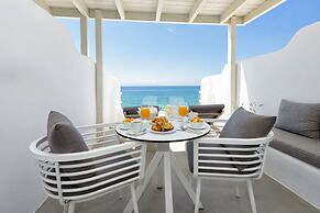 Blue Waves Suites & Apartments To Kyma