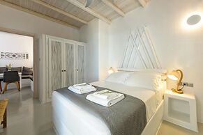 Blue Waves Suites & Apartments To Kyma
