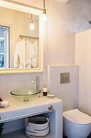 Blue Waves Suites & Apartments To Kyma
