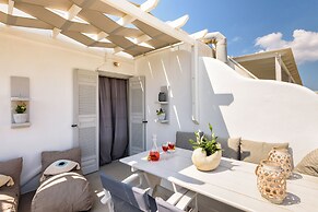 Blue Waves Suites & Apartments To Kyma