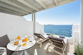 Blue Waves Suites & Apartments To Kyma