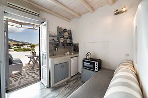 Blue Waves Suites & Apartments To Kyma