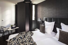 First Hotel Paris Tour Eiffel