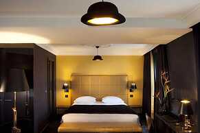 First Hotel Paris Tour Eiffel