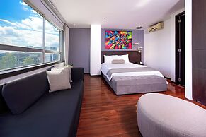 One Sixteen Hotel