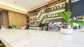 One Sixteen Hotel