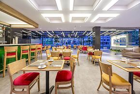 One Sixteen Hotel