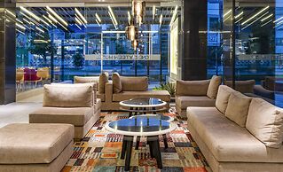 One Sixteen Hotel