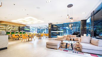 One Sixteen Hotel