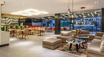 One Sixteen Hotel