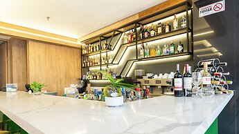One Sixteen Hotel