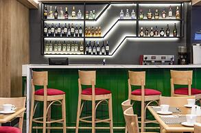 One Sixteen Hotel