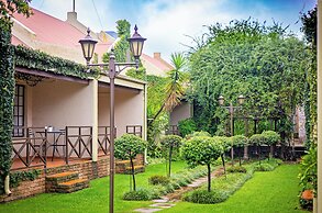 Afrique Boutique Hotel O.R. Tambo