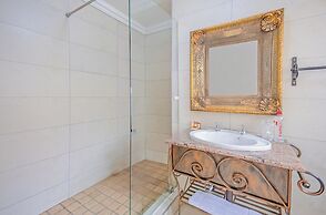 Afrique Boutique Hotel O.R. Tambo