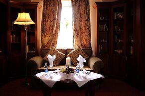 Racket Hall Country House