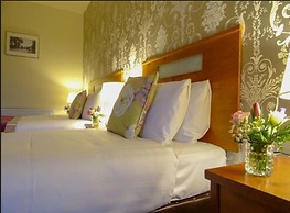 Raheen Woods Hotel