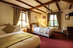 Tudor Lodge