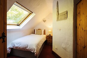 Tudor Lodge