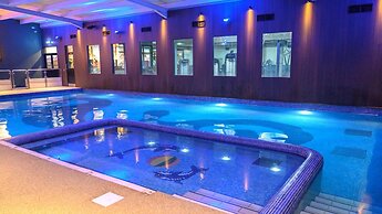 Riverside Park Hotel and Leisure Club