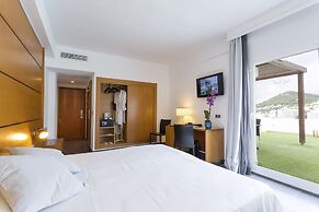 Palladium Hotel Cala Llonga - Adults Only