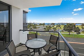 Aqualine Apartments