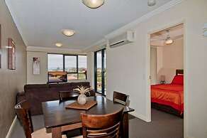Aqualine Apartments