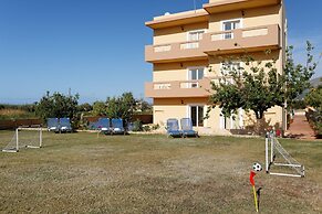 Danelis Studios and Apartments