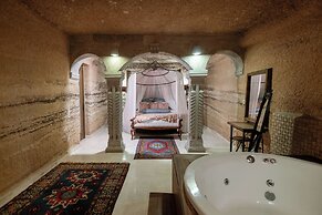 Divan Cave House