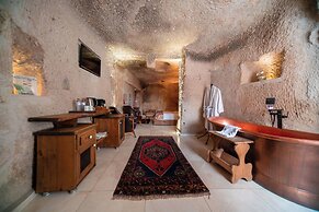 Divan Cave House