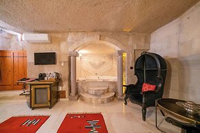 Divan Cave House