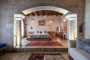 Divan Cave House