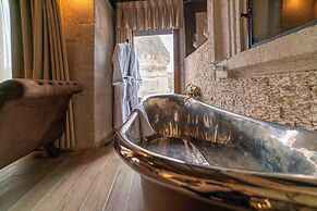 Divan Cave House