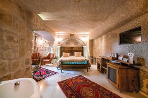 Divan Cave House